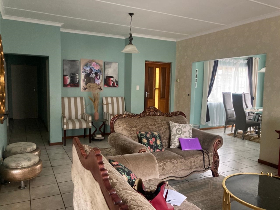 5 Bedroom Property for Sale in West Bank Eastern Cape